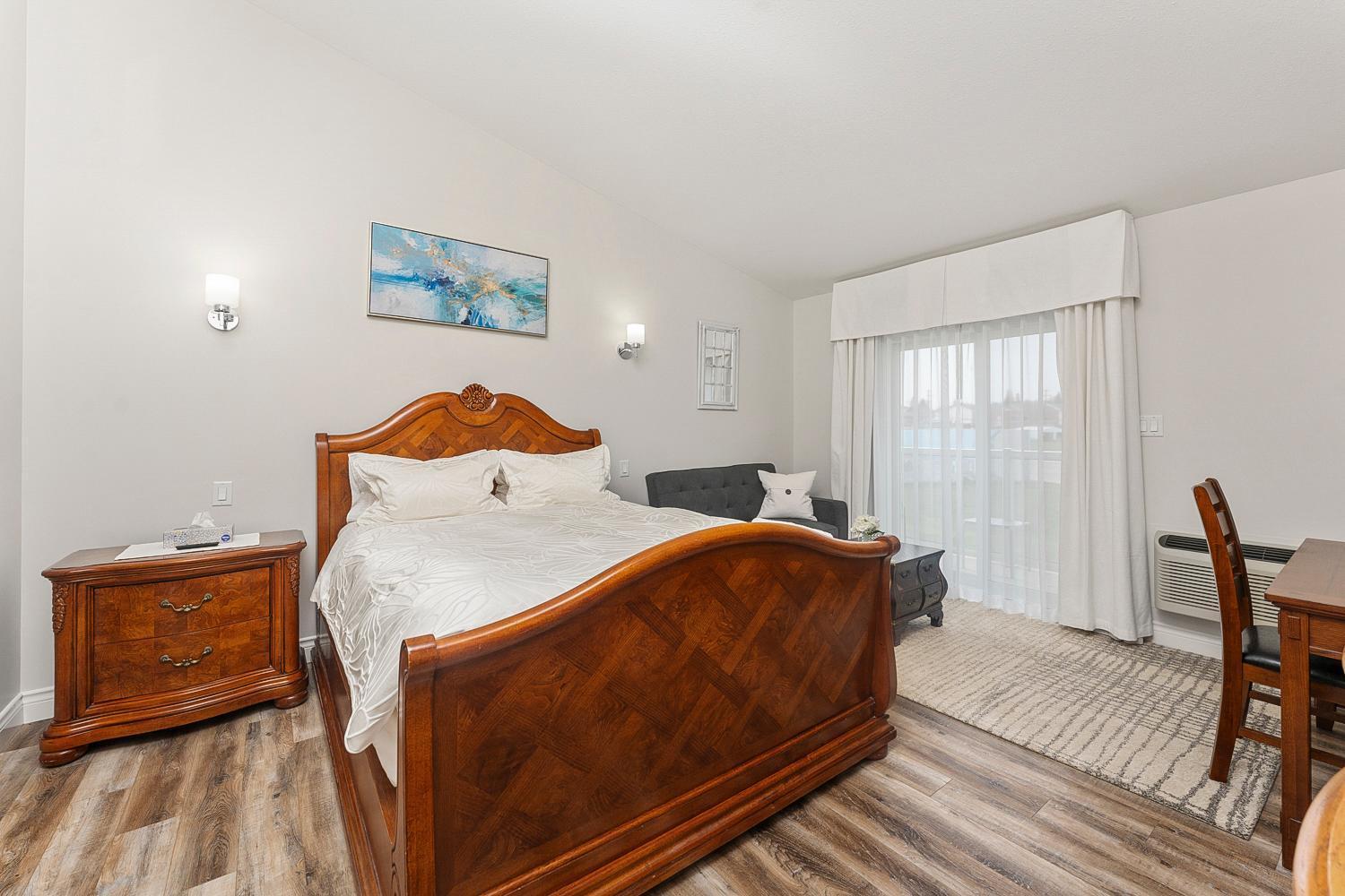 Lakeshore Inn 콜드레이크 외부 사진