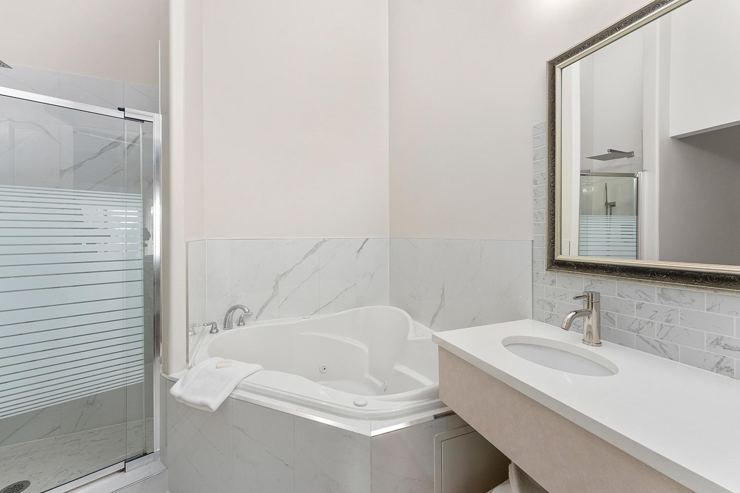 Lakeshore Inn 콜드레이크 외부 사진