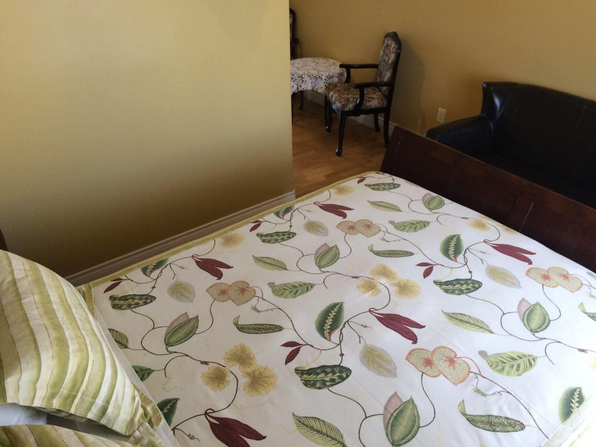 Lakeshore Inn 콜드레이크 외부 사진