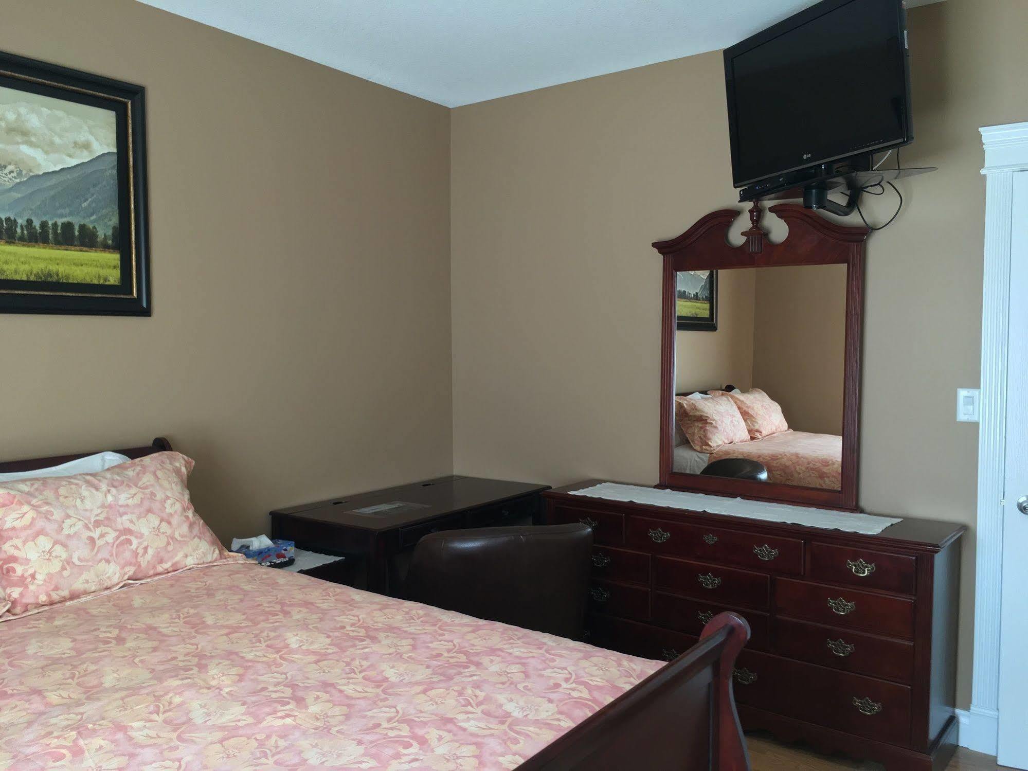 Lakeshore Inn 콜드레이크 외부 사진